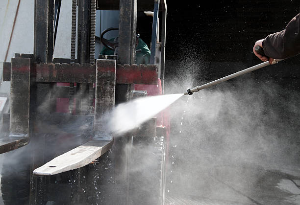 Best Gas Station Cleaning  in De Kal, TX