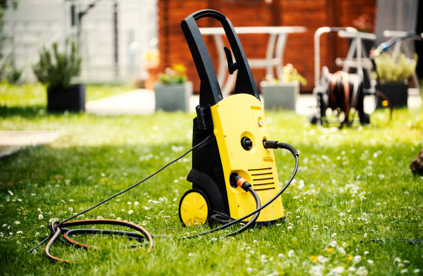 Best Patio and Deck Pressure Washing  in De Kal, TX